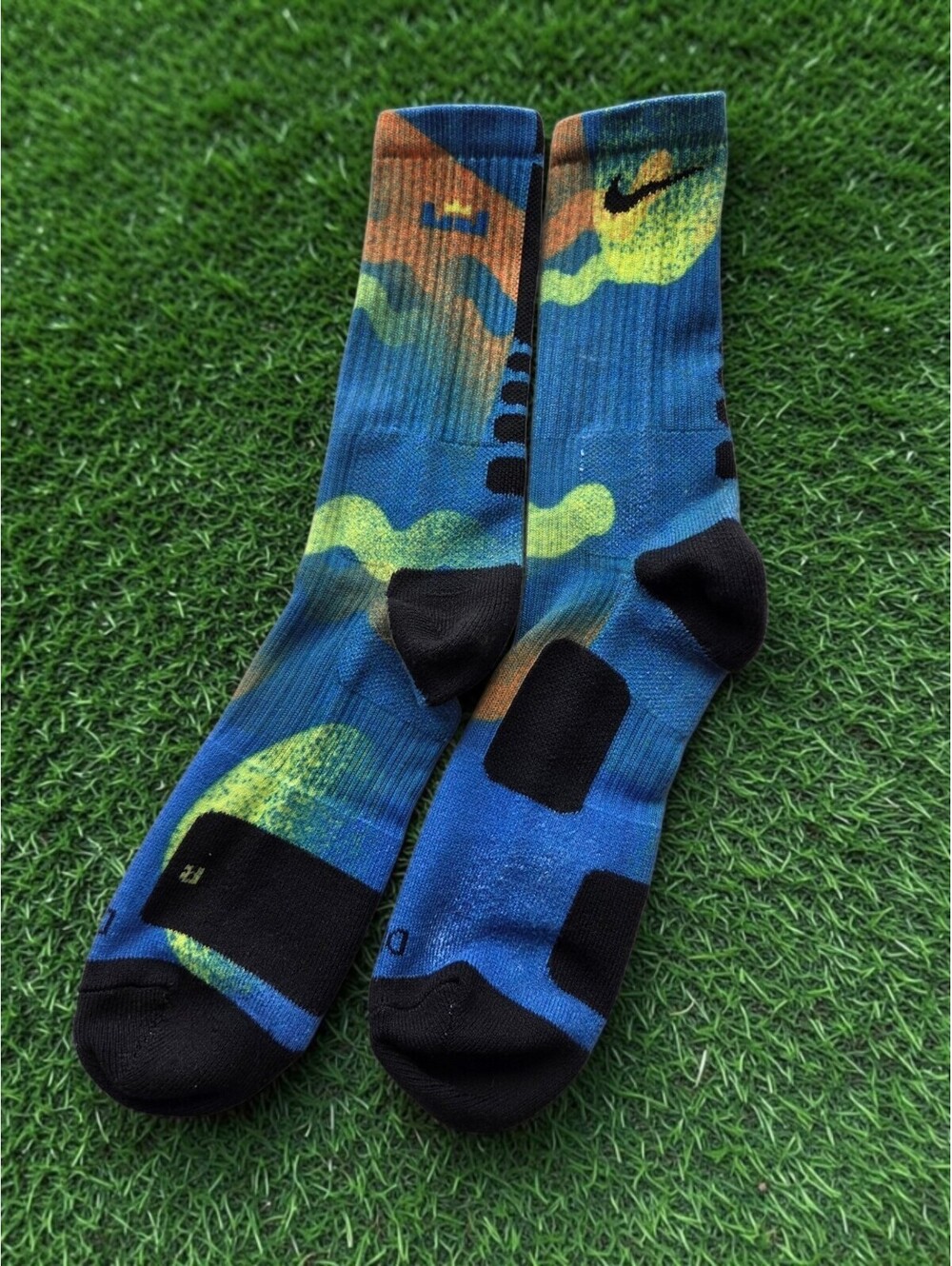 Nike Elite Dri-FIT Basketball Crew Socks Blue Camo Adult L